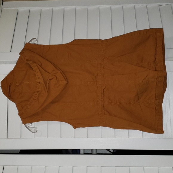 Love Tree sleeveless utility vest with hood in mustard - Picture 2 of 7